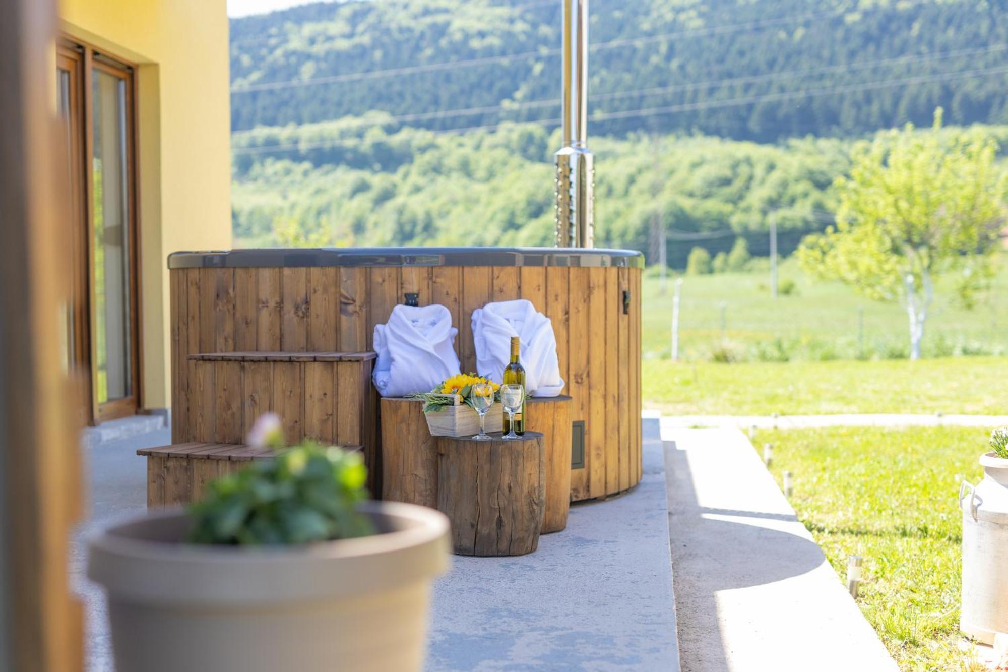 Kuca Trota - Sauna, Hot Tub Otočac Exterior foto